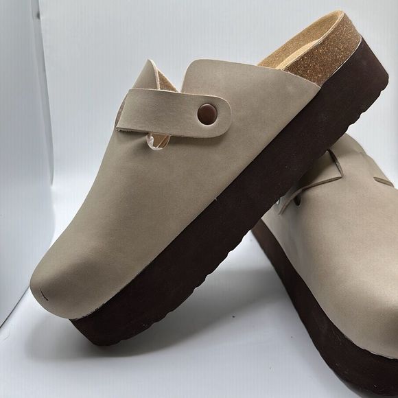 CUSHIONAIRE Women's Cork Footbed Platform Clog 10 SAND - Picture 7 of 8